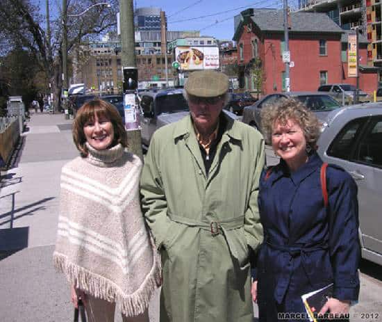 Author :Shell, Dick Date : 30/04/2006 Philosopher and semiologist Carolle Gagnon with her friends, artist Marcel Barbeau and art historian Ninon Gauthier at their recent trip to Toronto from April 29 toi Mai 3. Photo Dick Shell.© Dick Shell