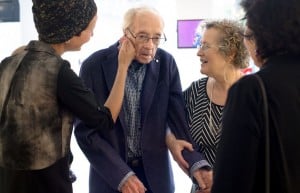 hoto: Annik MH De Carufel Le Devoir Le peintre, entouré de ses proches, mardi.